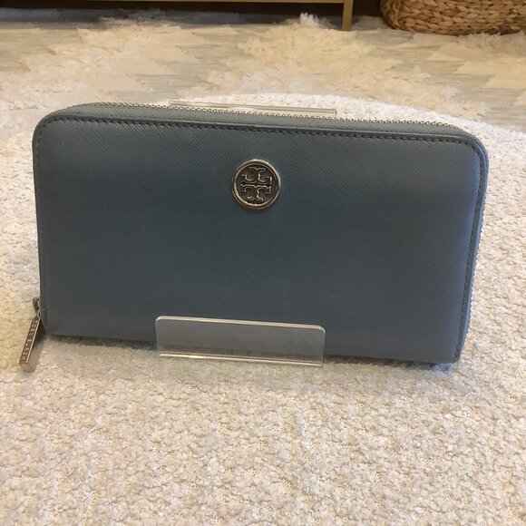 Pretty Tory Burch Blue Zip Around Wallet - Picture 1 of 6